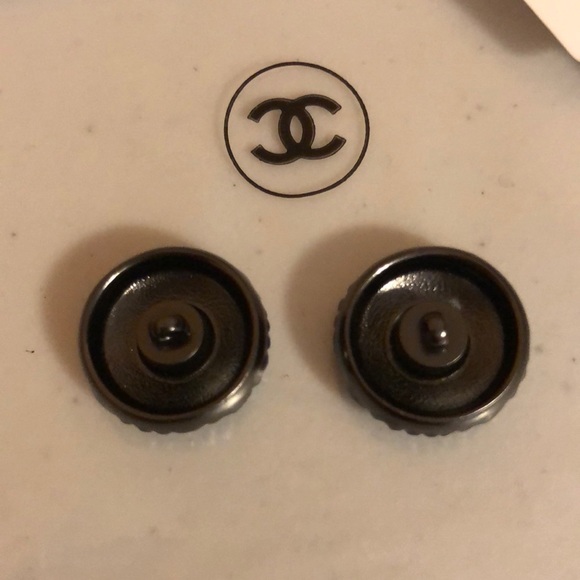 Chanel Buttons - Picture 5 of 5